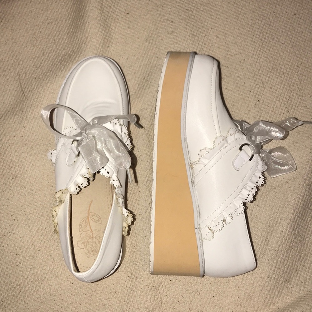Adorable vintage white platform loafer shoes